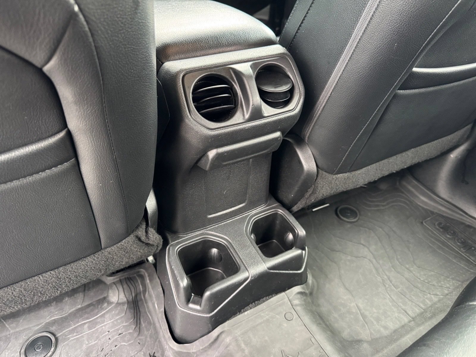 Used 2023 Jeep Wrangler Unlimited Sport AWD/4WD image 18