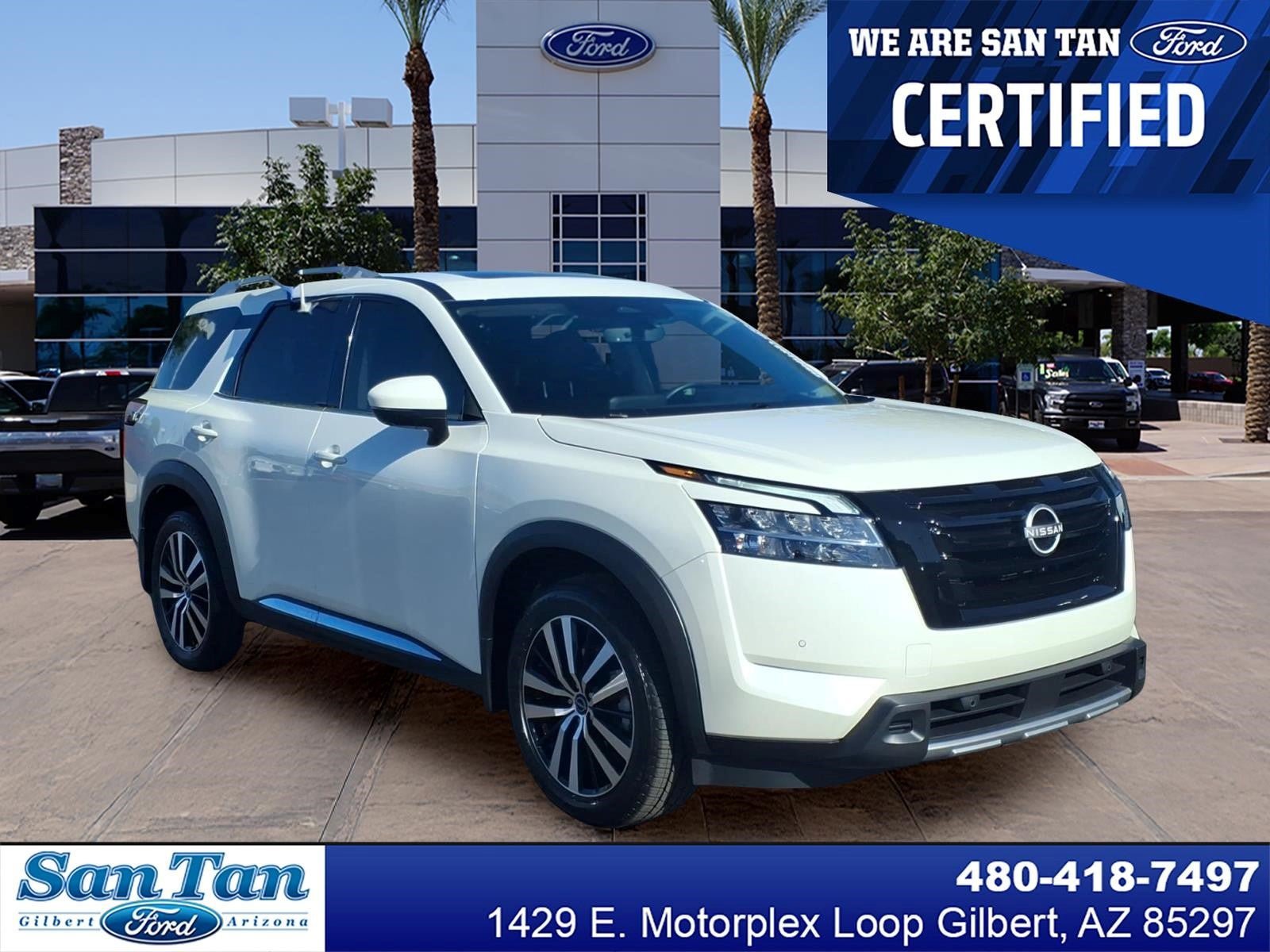 Used 2024 Nissan Pathfinder Platinum w/ Black Appearance Package FWD image 1