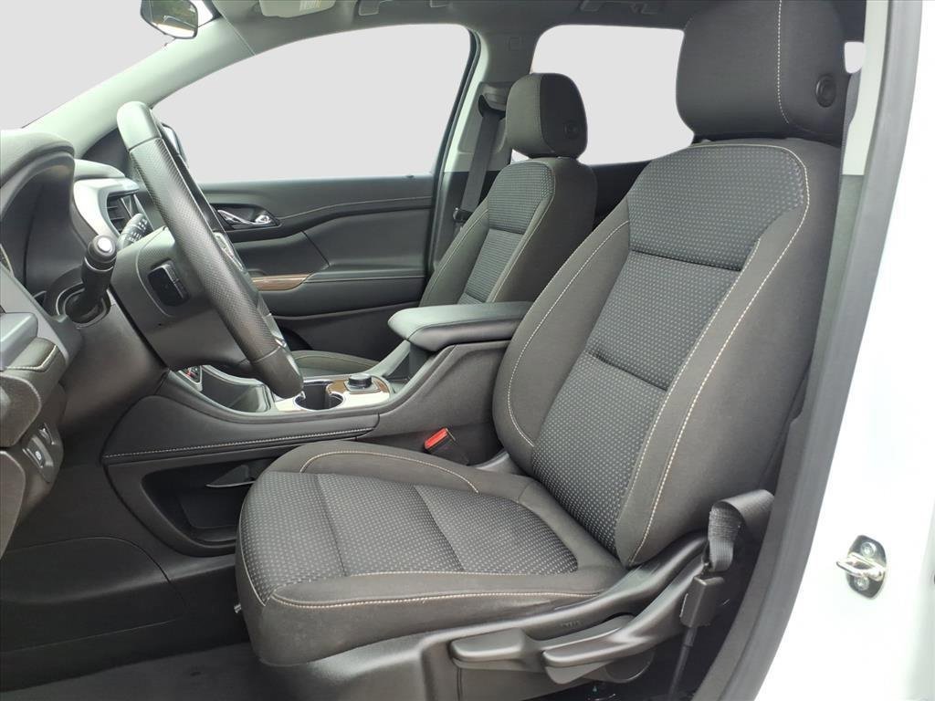 Used 2023 GMC Acadia SLE image 17