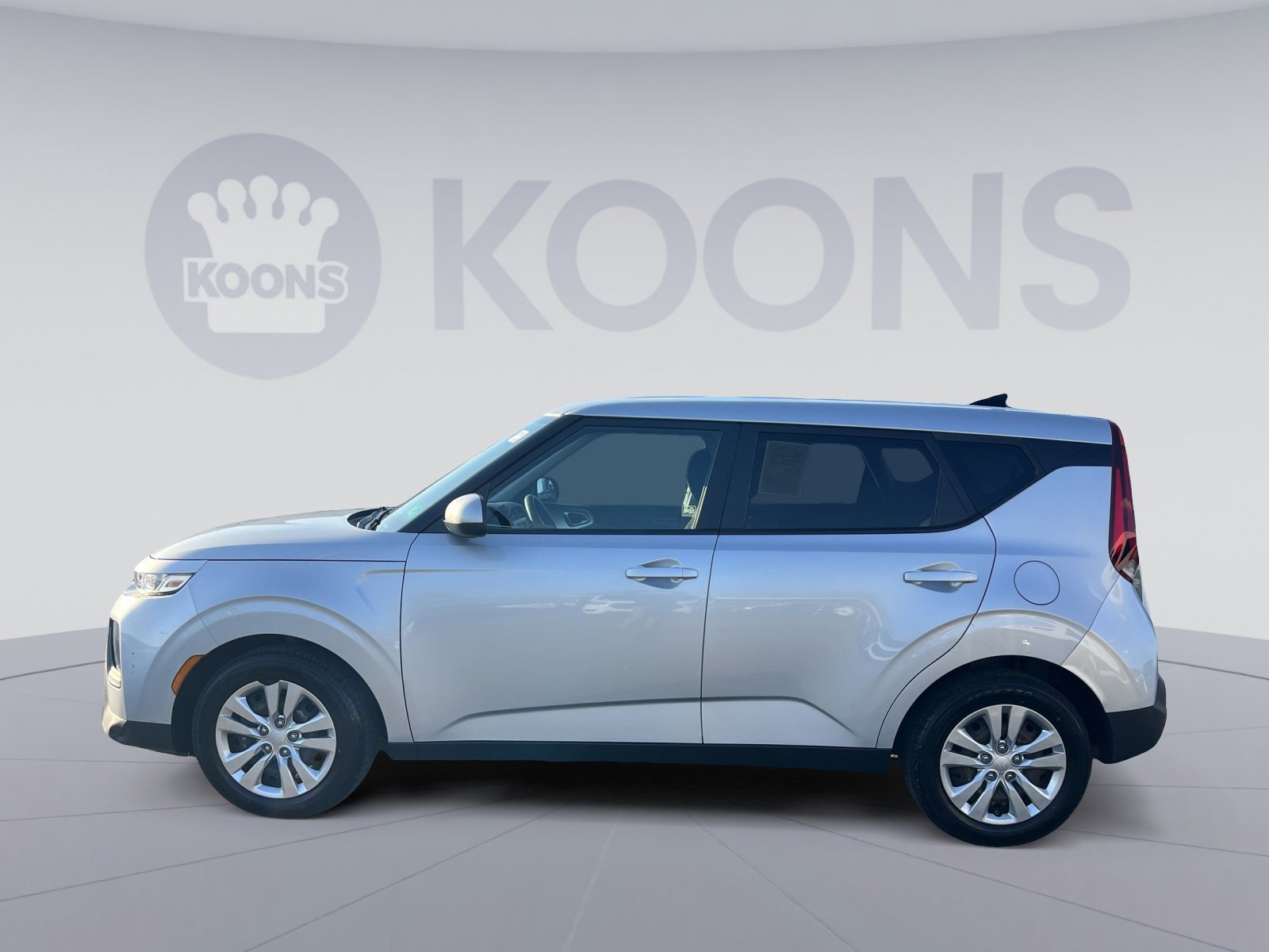 Used 2021 Kia Soul LX image 2