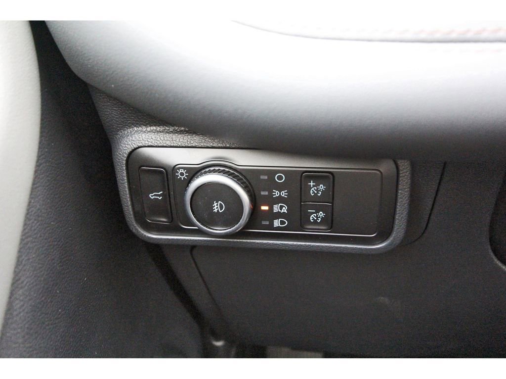 Certified 2025 Ford Explorer Active w/ Active Comfort Package image 21