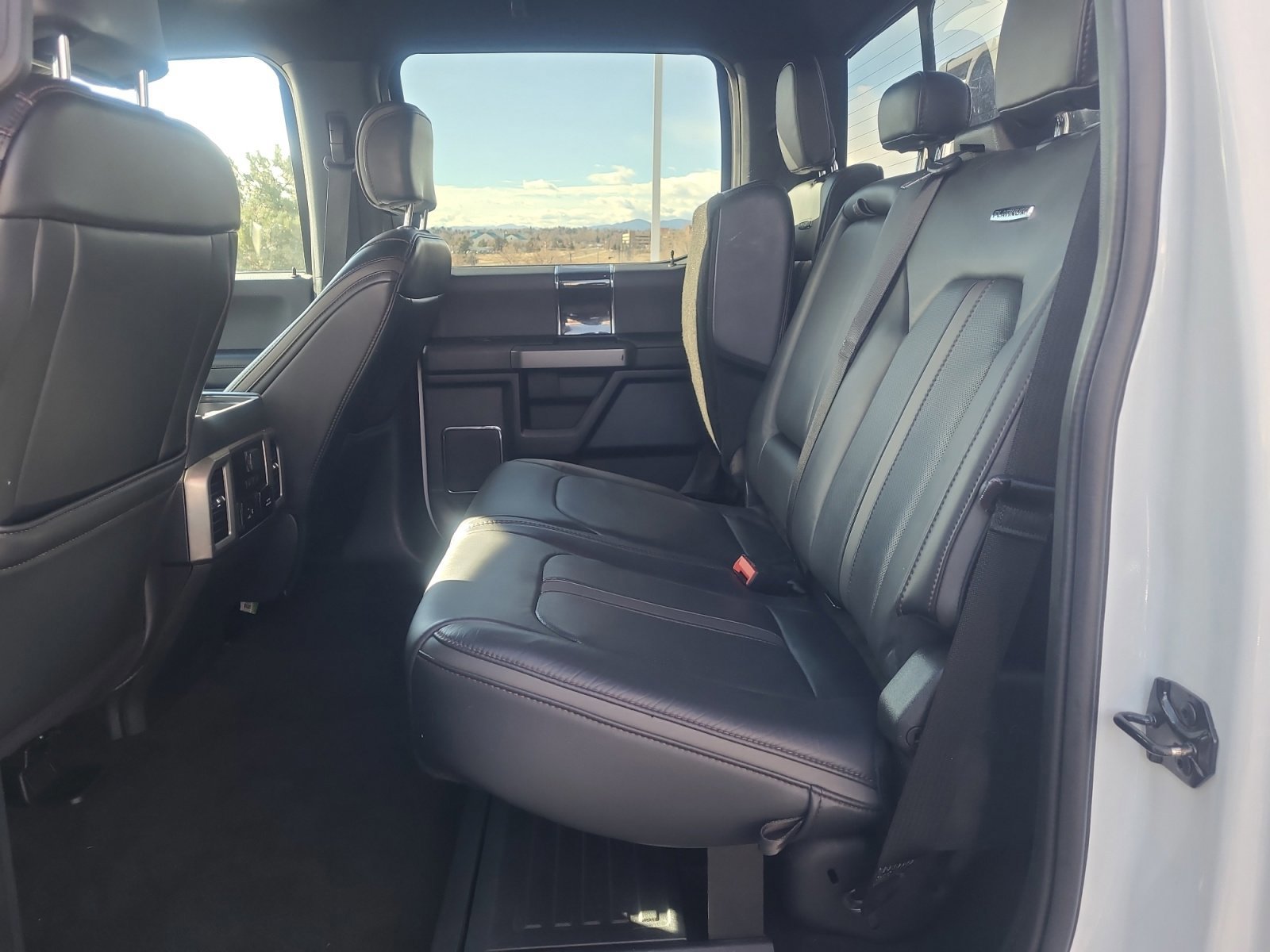 Certified 2022 Ford F350 Platinum w/ FX4 Off-Road Package image 17