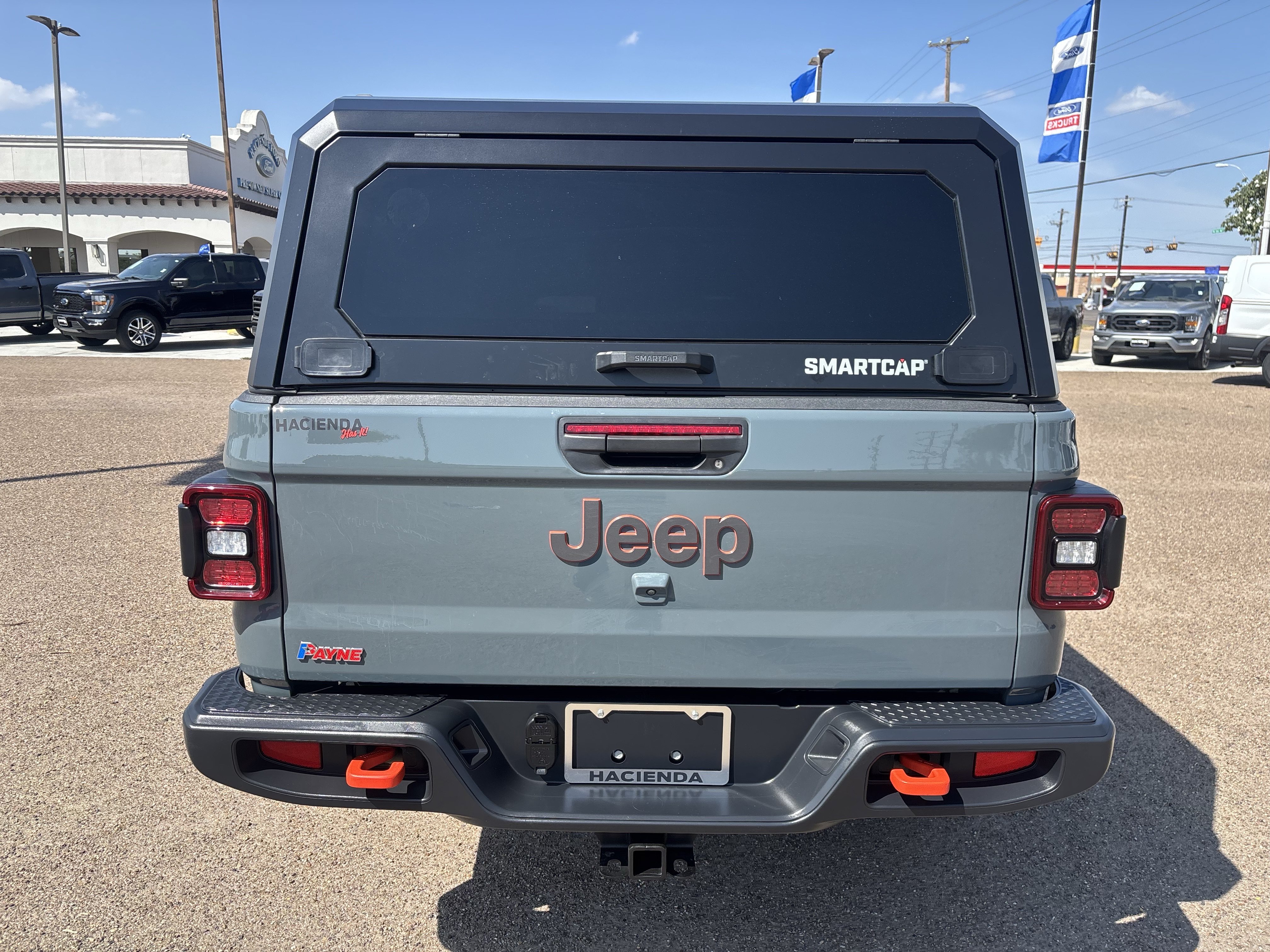 Used 2025 Jeep Gladiator Mojave AWD/4WD image 3