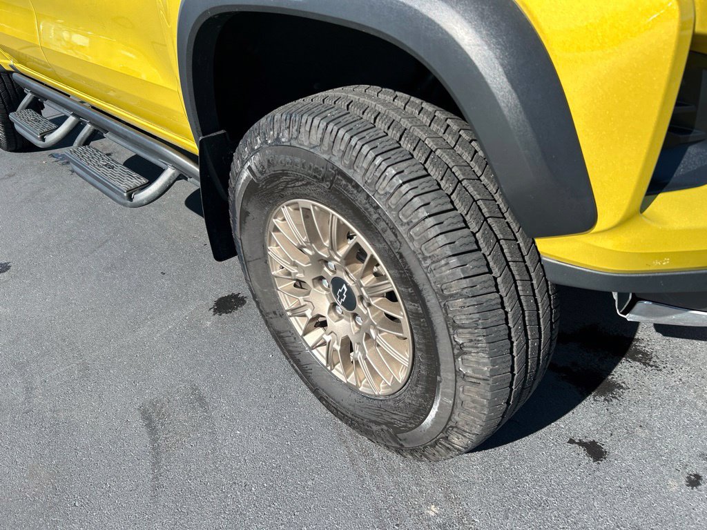 Used 2024 Chevrolet Colorado ZR2 w/ ZR2 Convenience Package III AWD/4WD image 31