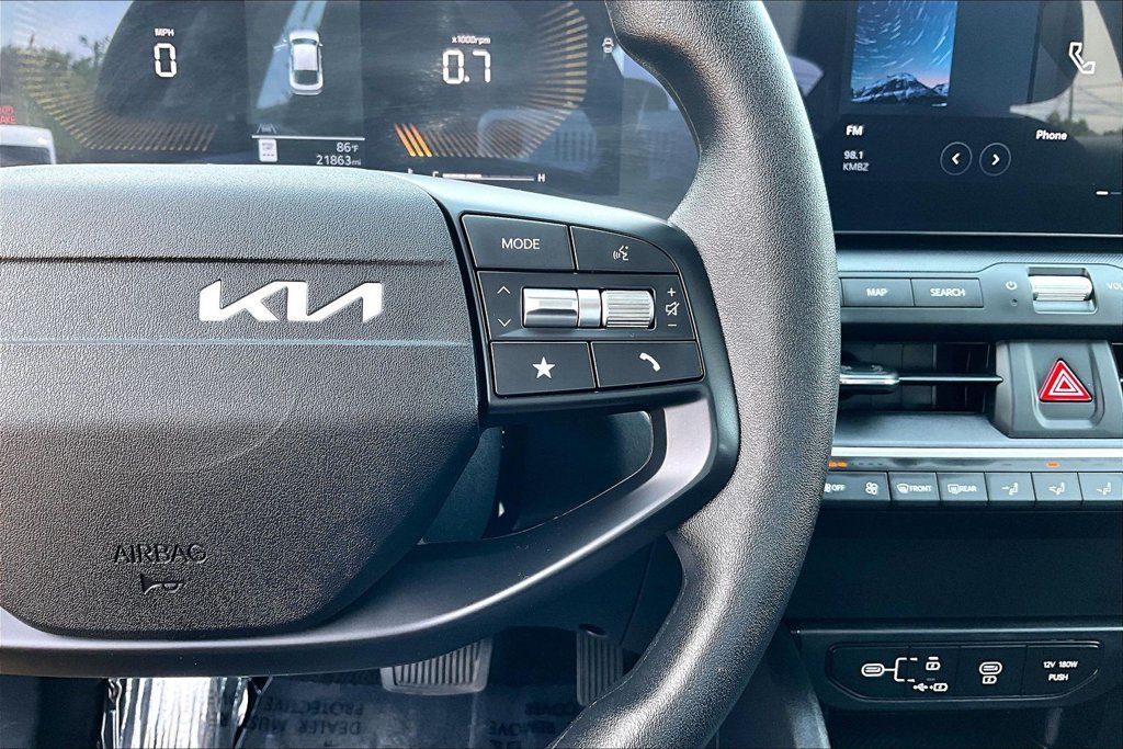 Used 2025 Kia K4 FWD image 19