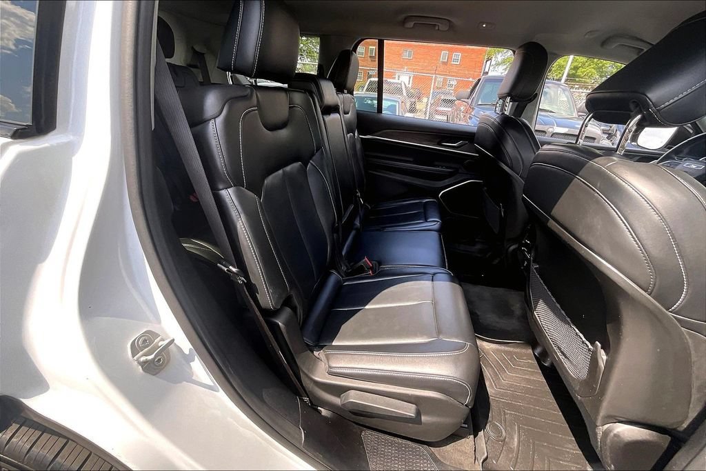 Used 2021 Jeep Grand Cherokee L Limited AWD/4WD image 26