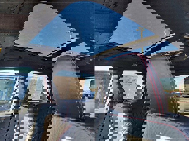 Certified 2025 Ford Escape ST-Line Elite w/ Premium Technology Package image 4