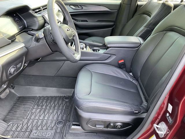 Used 2025 Jeep Grand Cherokee Laredo X w/ Luxury Tech Group I image 18