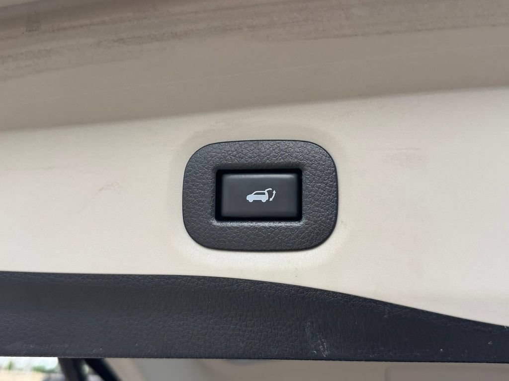 Used 2018 Nissan Rogue SL w/ Premium Package AWD/4WD image 7