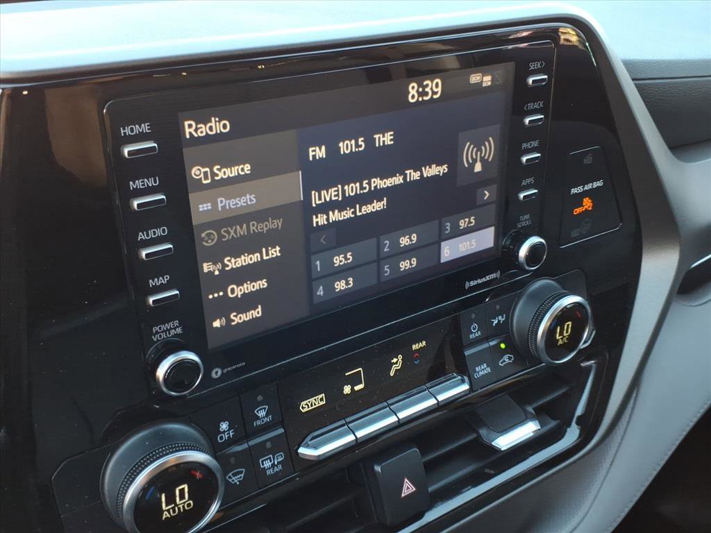 Used 2022 Toyota Highlander L image 18