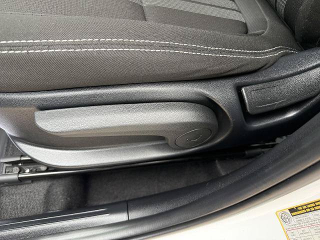 Used 2024 Hyundai Venue SEL FWD image 18