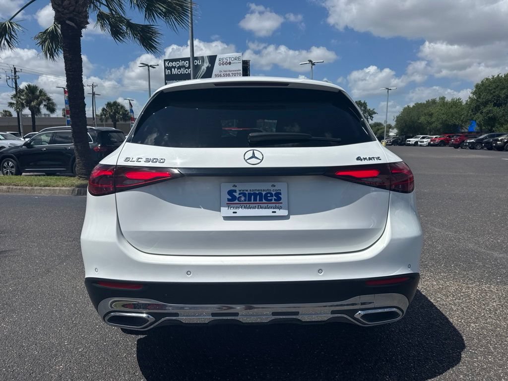 Used 2024 Mercedes-Benz GLC 300 4MATIC image 4