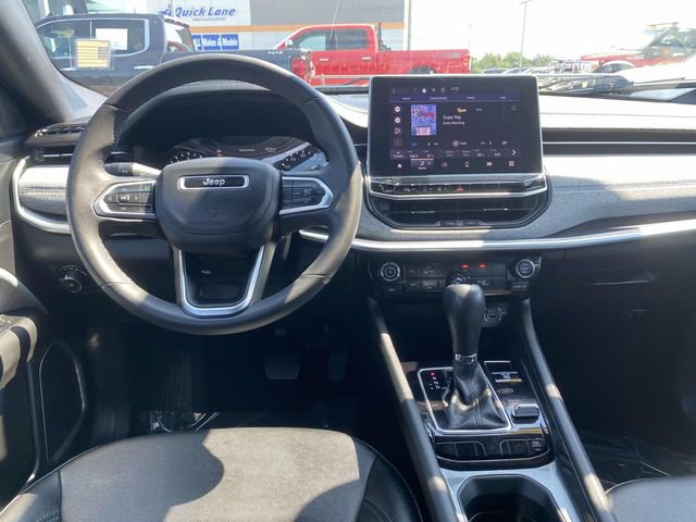 Used 2024 Jeep Compass Latitude AWD/4WD image 12