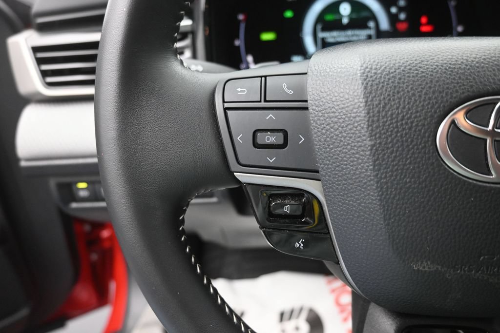 Used 2025 Toyota Camry SE w/ Convenience Package FWD image 28