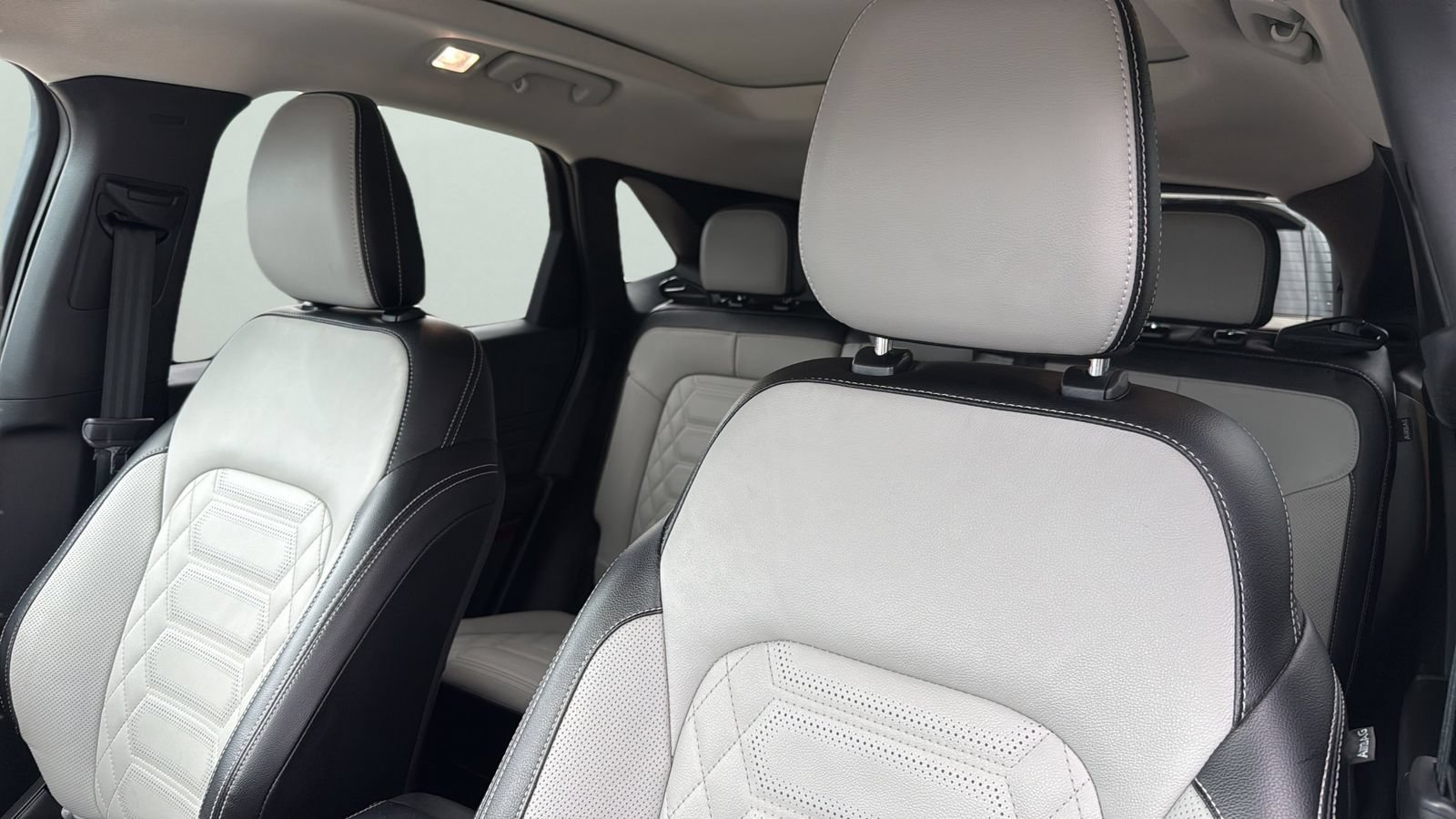 Certified 2023 Ford Escape Platinum w/ Premium Technology Package FWD image 6