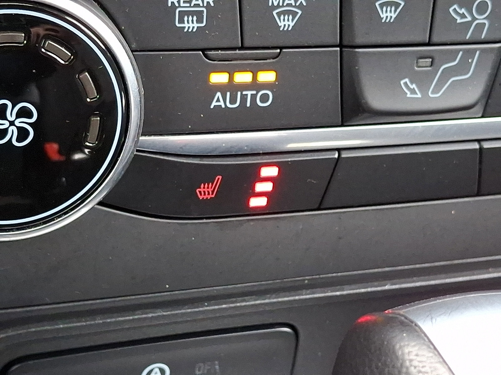 Certified 2022 Ford EcoSport SE w/ SE Convenience Package AWD/4WD image 25