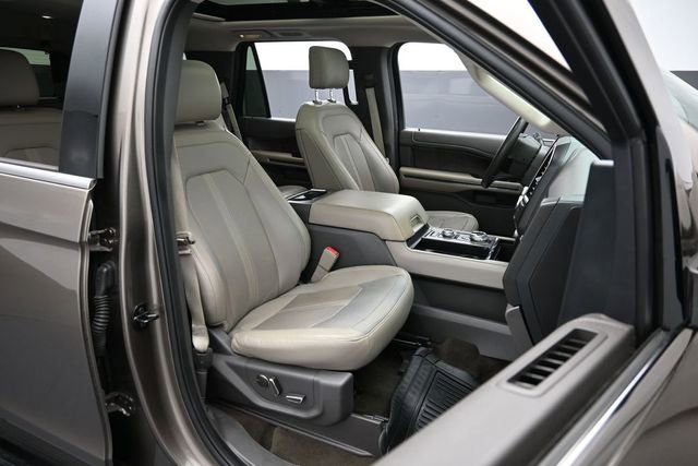 Certified 2019 Ford Expedition Limited w/ Equipment Group 302A AWD/4WD image 30