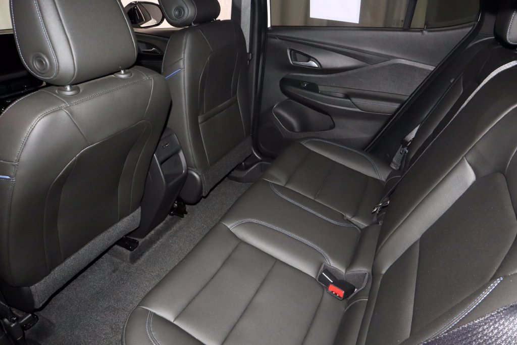 Used 2025 Buick Envista Sport Touring w/ Convenience I Package FWD image 21