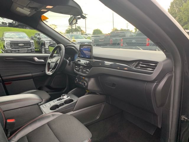 Certified 2025 Ford Escape ST-Line Select AWD/4WD image 15