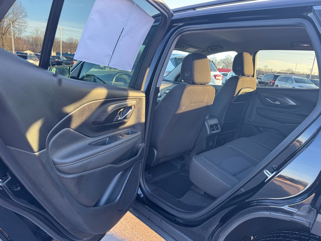 Used 2023 GMC Terrain SLE w/ Driver Convenience Package AWD/4WD image 28