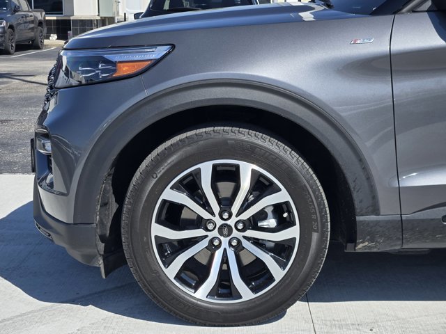 Certified 2023 Ford Explorer ST-Line w/ Class IV Trailer Tow Package image 8