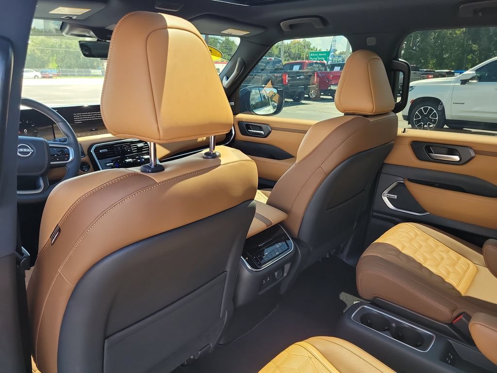 Used 2025 Nissan Armada Platinum Reserve RWD image 11