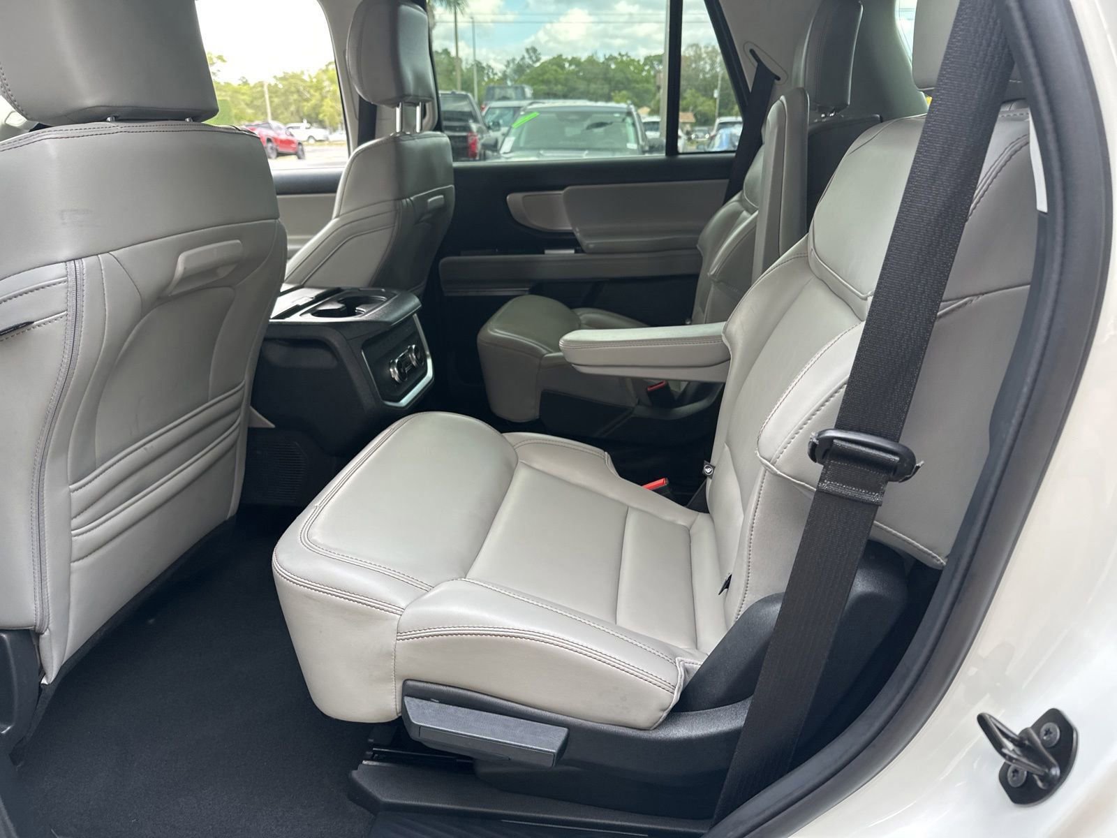 Certified 2025 Ford Expedition Active AWD/4WD image 13
