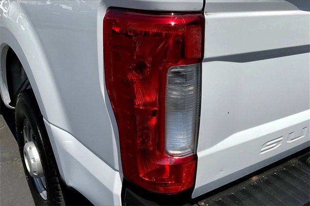 Certified 2019 Ford F350 XL w/ Power Equipment Group image 28