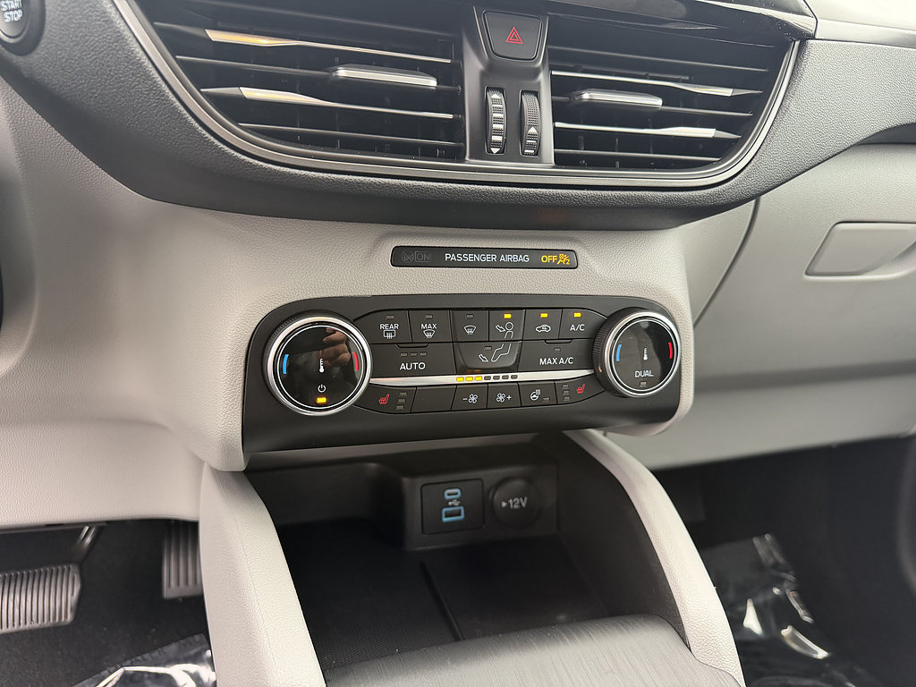 Certified 2023 Ford Escape Active AWD/4WD image 17