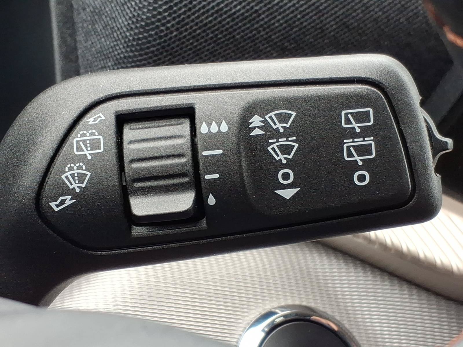 Certified 2025 Ford Explorer Active AWD/4WD image 30