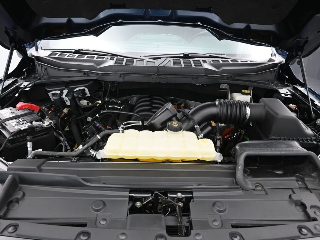 Certified 2022 Ford F150 XLT w/ Equipment Group 302A High image 38