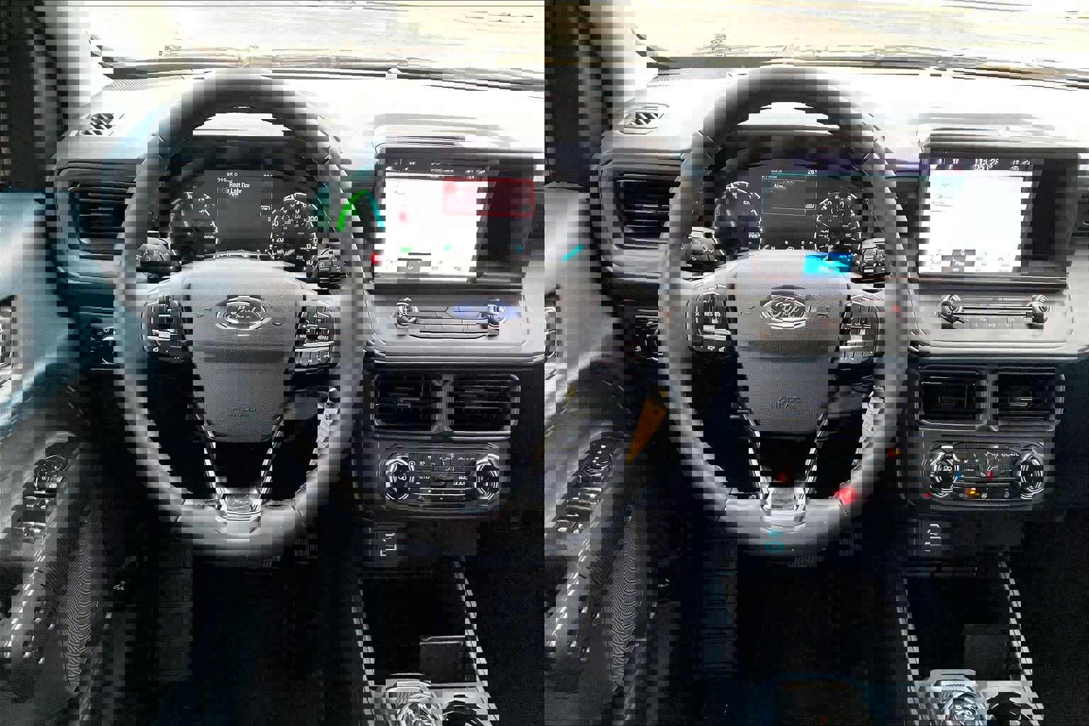 Certified 2024 Ford Maverick XLT w/ XLT Luxury Package image 5