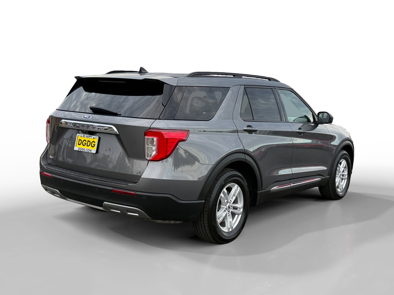 Certified 2022 Ford Explorer XLT w/ Equipment Group 202A image 5