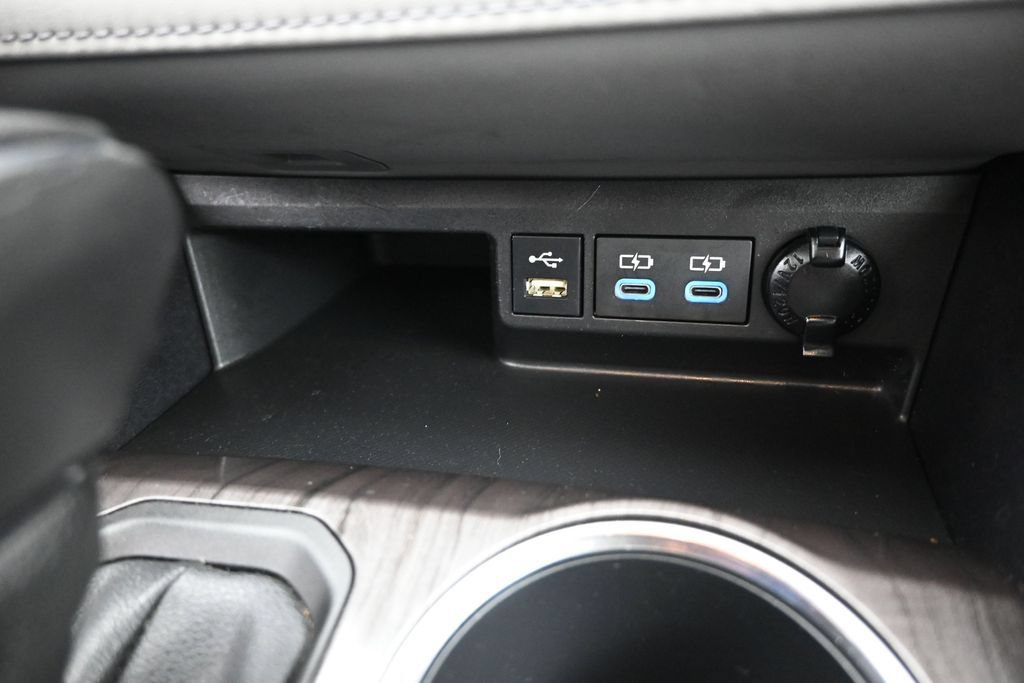 Used 2022 Toyota Highlander Limited FWD image 18