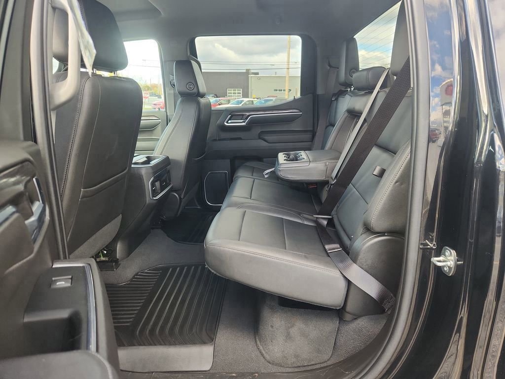 Used 2023 Chevrolet Silverado 1500 LTZ AWD/4WD image 10