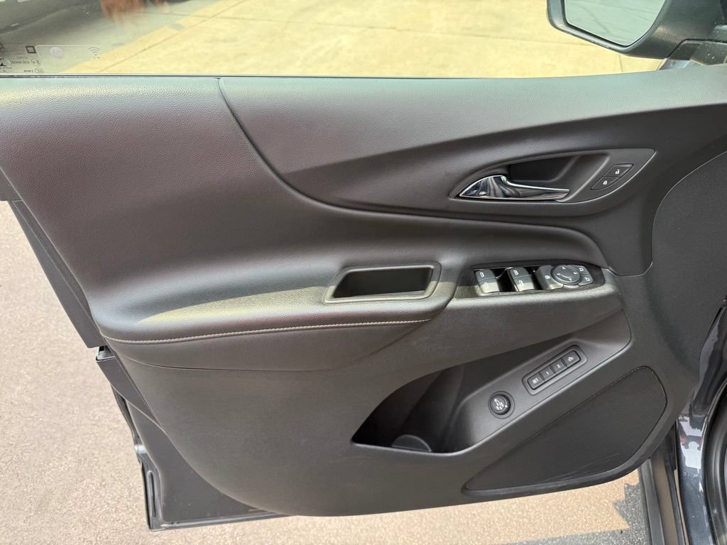 Used 2022 Chevrolet Equinox Premier w/ LPO, Floor Liner Package FWD image 27