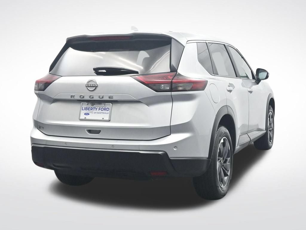 Used 2025 Nissan Rogue SV FWD image 7