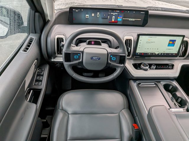 Certified 2025 Ford Expedition Active image 30