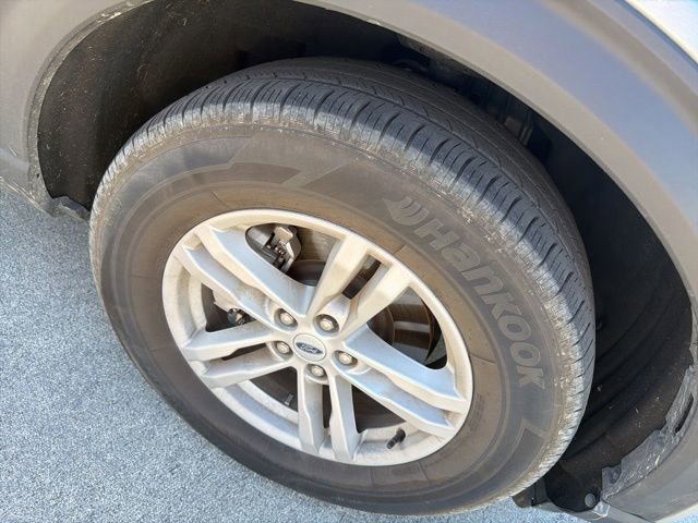 Certified 2024 Ford Explorer XLT image 4