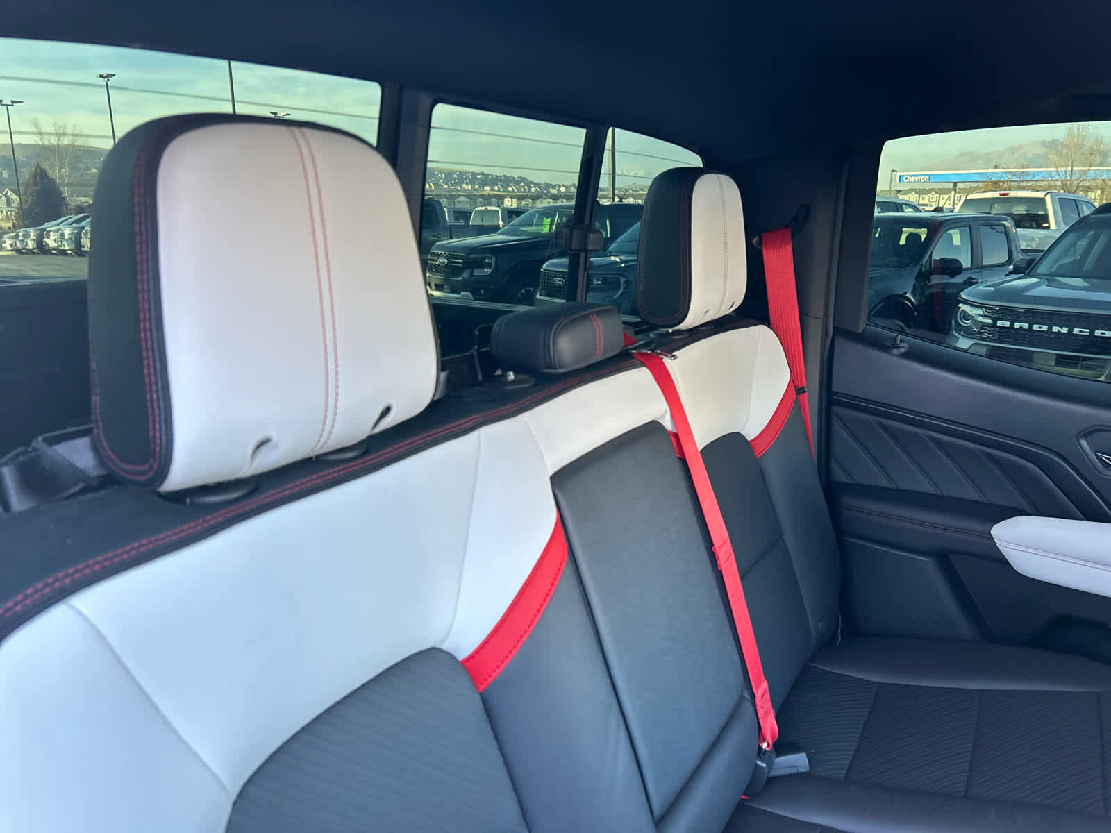 Used 2023 GMC Canyon AT4X image 23