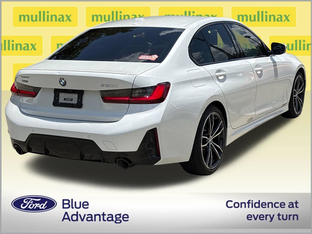 Used 2023 BMW 330i xDrive Sedan w/ M Sport Package AWD/4WD image 4