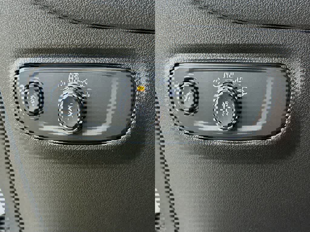 Used 2024 Chevrolet Equinox RS image 27