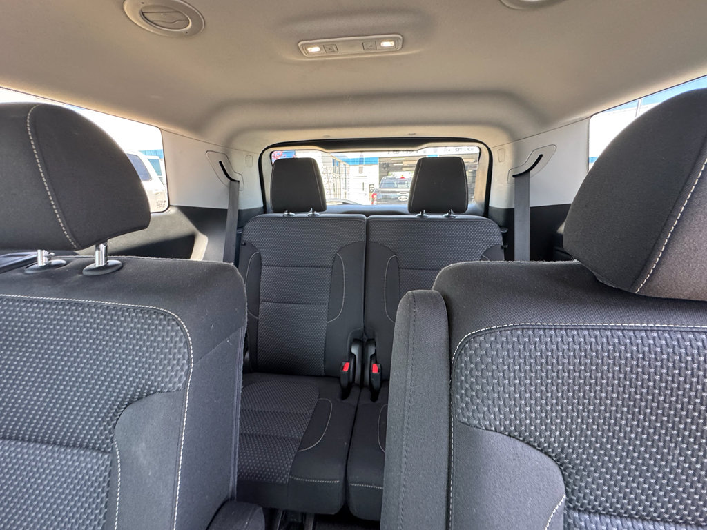 Used 2023 GMC Acadia SLE w/ Driver Convenience Package FWD image 27