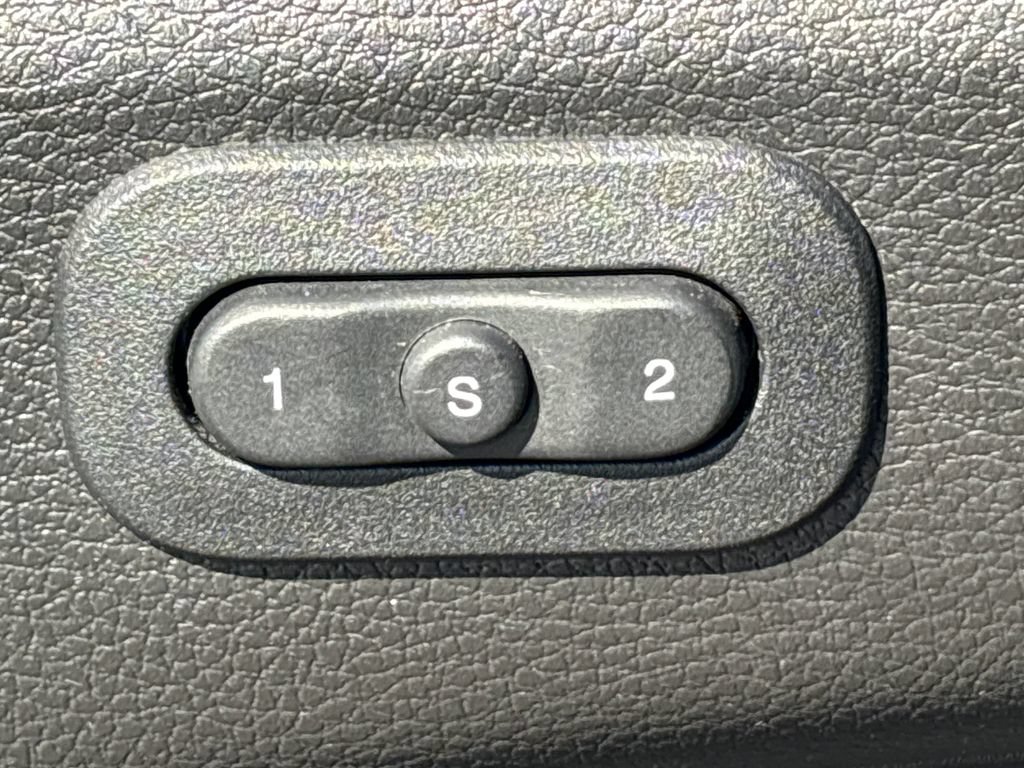 Used 2021 Jeep Grand Cherokee Limited w/ Sun & Sound Group AWD/4WD image 32