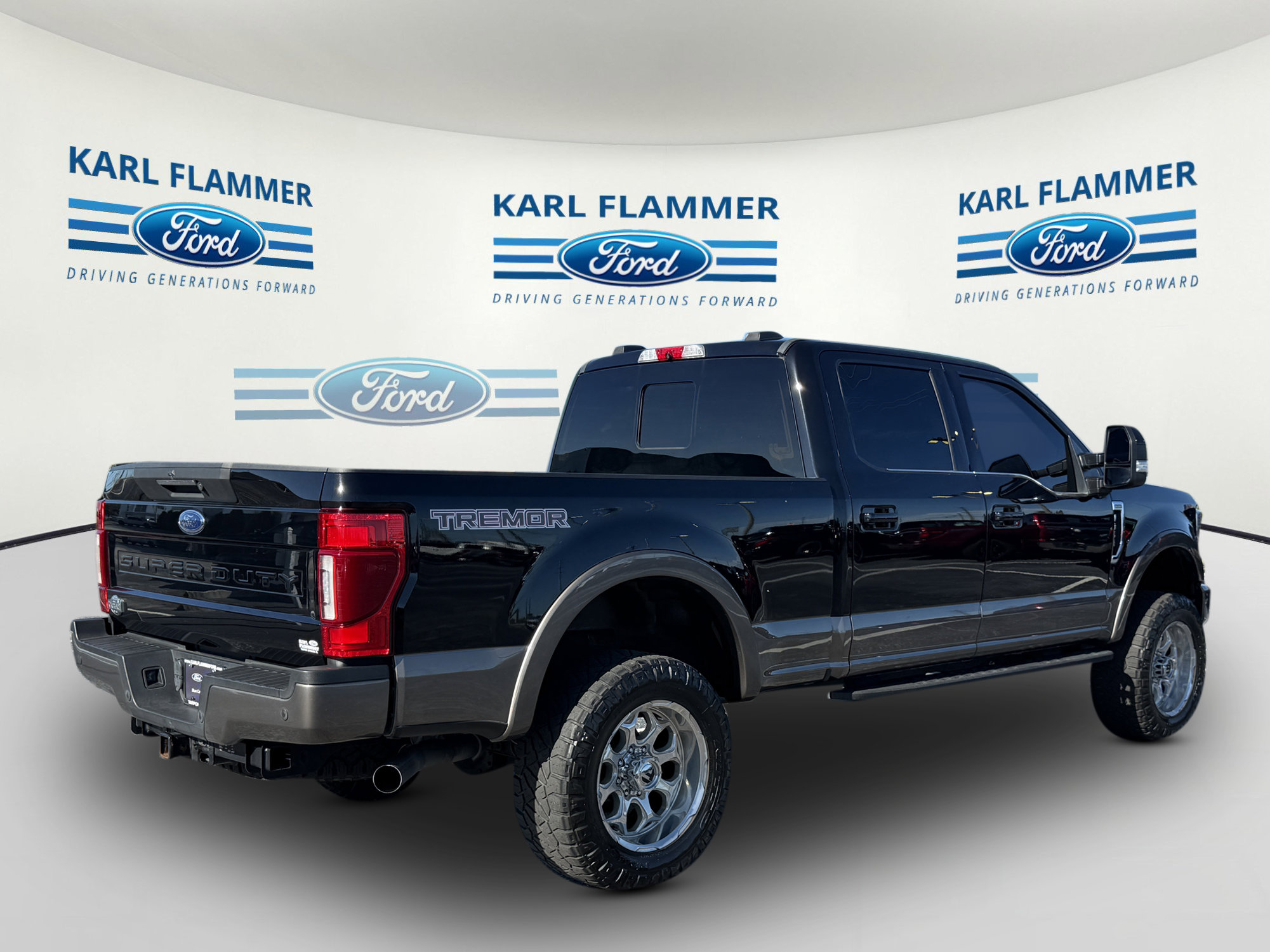 Certified 2022 Ford F350 King Ranch w/ Tremor Off-Road Package AWD/4WD image 3