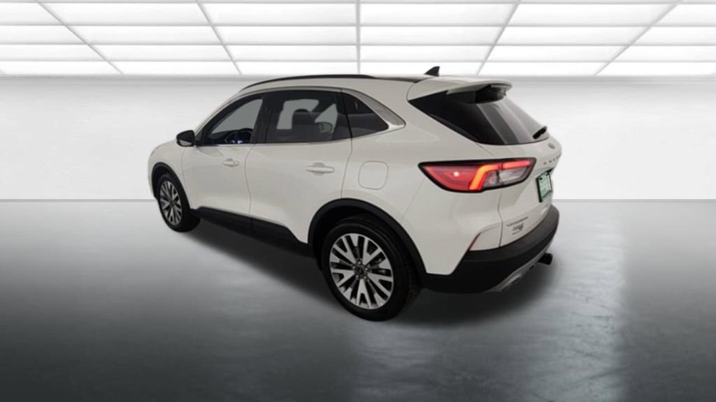 Certified 2022 Ford Escape Titanium w/ Class II Trailer Tow Package image 7