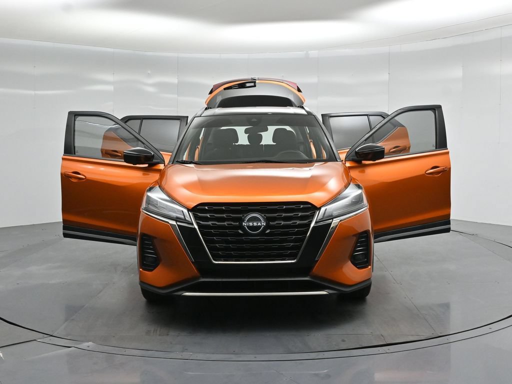 Used 2023 Nissan Kicks SR FWD image 30