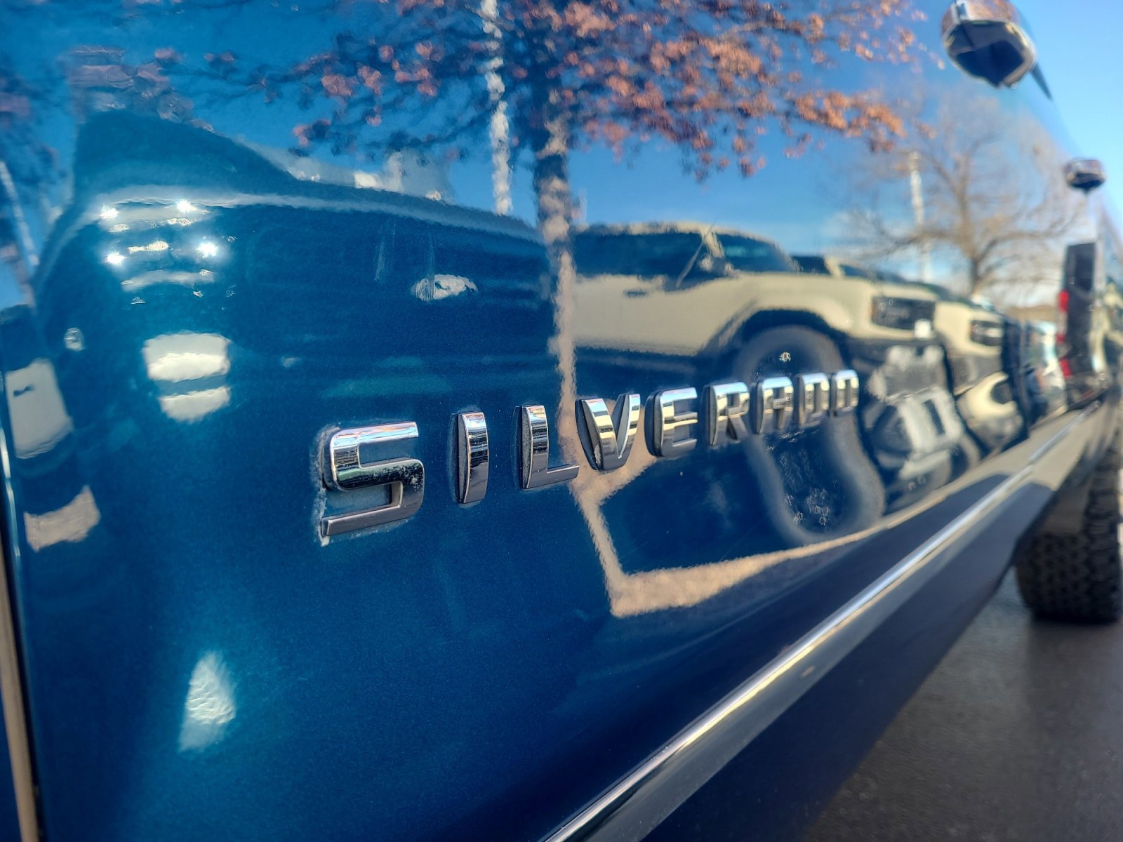 Used 2018 Chevrolet Silverado 1500 LTZ w/ Max Trailering Package image 24