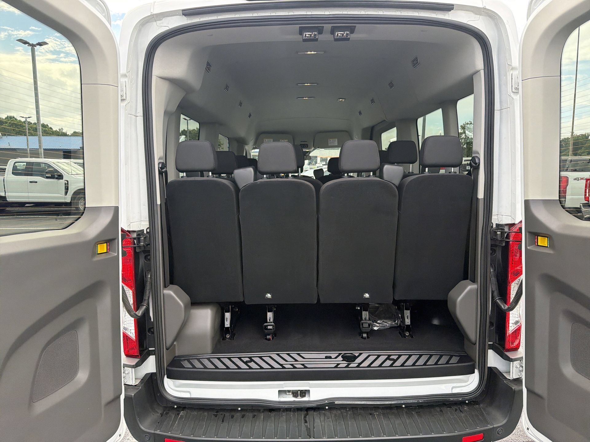 Certified 2024 Ford Transit 350 XLT RWD image 24