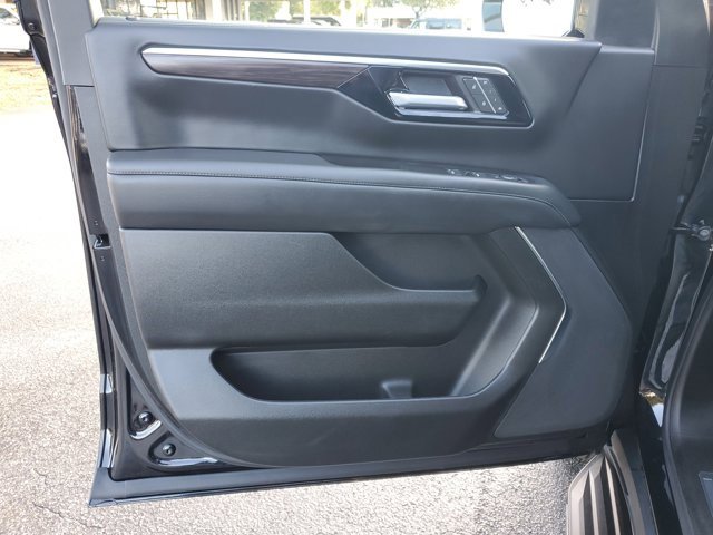 Used 2025 Chevrolet Tahoe LT image 17